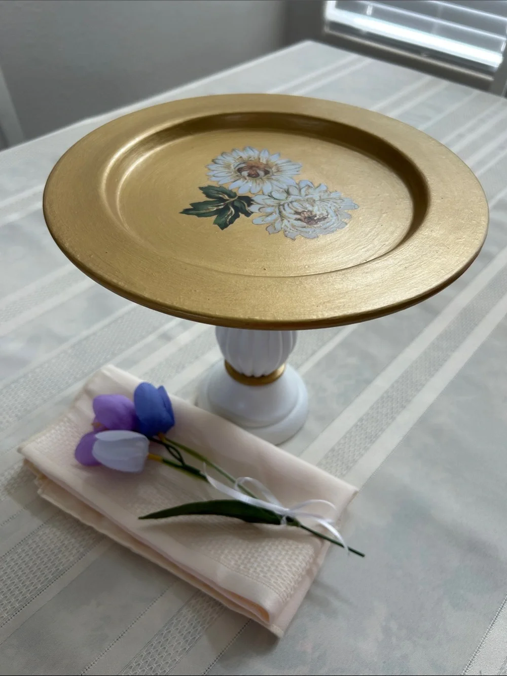 N/A elegant gold